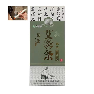 Il sollievo dal dolore facilitato con il bastoncino di moxibustione della mugwort cinese