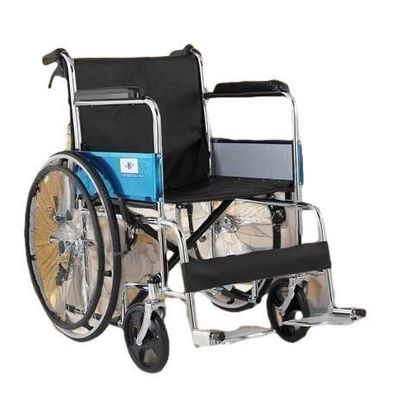 sedia a rotelle pieghevole per disabili che facilita il movimento e l'indipendenza
