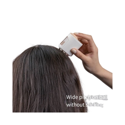 Applicatore rivoluzionario per la soluzione capelluale con pettine radicale